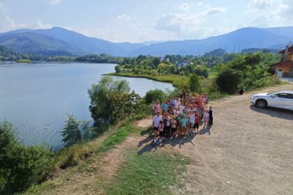 Excursie pe plaiuri nemțene pentru copiii din Parohia Smulți II – fotografia 12