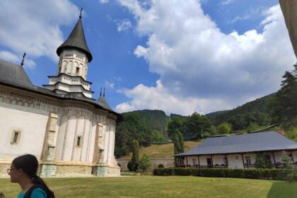 Excursie pe plaiuri nemțene pentru copiii din Parohia Smulți II – fotografia 14