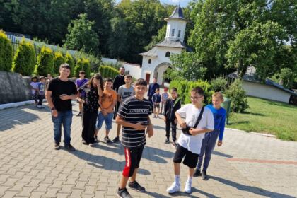 Excursie pentru 20 de copii la Mănăstirea Buciumeni – fotografia 2