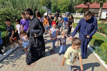Excursie pentru 20 de copii la Mănăstirea Buciumeni – fotografia 3
