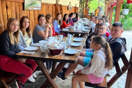 Tabăra de vară „Credință, Sport și Comuniune“ în localitatea Vameş – fotografia 3