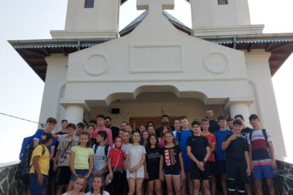 Tabăra de vară „Credință, Sport și Comuniune“ în localitatea Vameş – fotografia 18