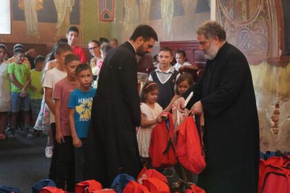 3.500 de copii din judeţele Galaţi şi Brăila primesc sprijin din partea Bisericii la început de an şcolar – fotografia 7