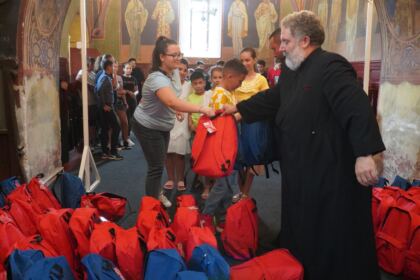 3.500 de copii din judeţele Galaţi şi Brăila primesc sprijin din partea Bisericii la început de an şcolar – fotografia 10
