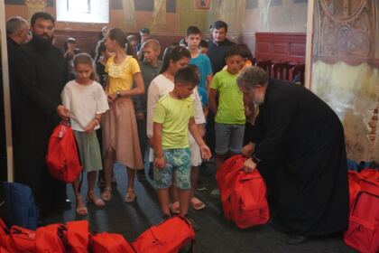 3.500 de copii din judeţele Galaţi şi Brăila primesc sprijin din partea Bisericii la început de an şcolar – fotografia 11