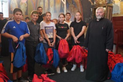 3.500 de copii din judeţele Galaţi şi Brăila primesc sprijin din partea Bisericii la început de an şcolar – fotografia 13