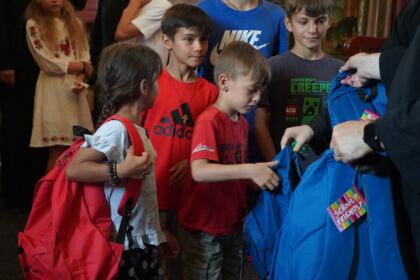 3.500 de copii din judeţele Galaţi şi Brăila primesc sprijin din partea Bisericii la început de an şcolar – fotografia 15