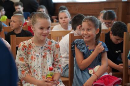 3.500 de copii din judeţele Galaţi şi Brăila primesc sprijin din partea Bisericii la început de an şcolar – fotografia 7