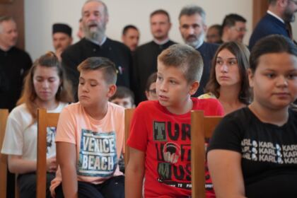 3.500 de copii din judeţele Galaţi şi Brăila primesc sprijin din partea Bisericii la început de an şcolar – fotografia 9