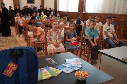 3.500 de copii din judeţele Galaţi şi Brăila primesc sprijin din partea Bisericii la început de an şcolar – fotografia 11