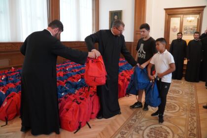 3.500 de copii din judeţele Galaţi şi Brăila primesc sprijin din partea Bisericii la început de an şcolar – fotografia 20