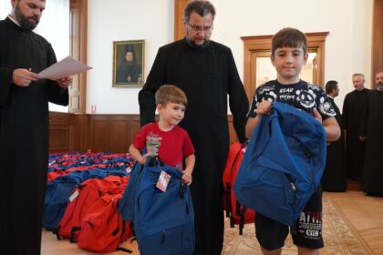 3.500 de copii din judeţele Galaţi şi Brăila primesc sprijin din partea Bisericii la început de an şcolar – fotografia 24