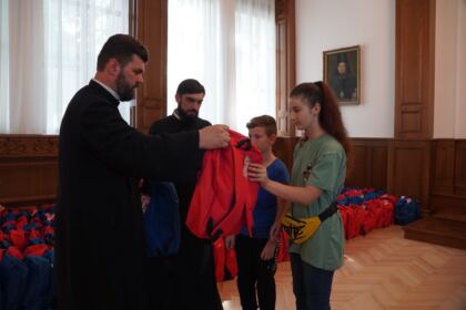 3.500 de copii din judeţele Galaţi şi Brăila primesc sprijin din partea Bisericii la început de an şcolar – fotografia 34