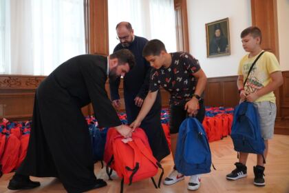 3.500 de copii din judeţele Galaţi şi Brăila primesc sprijin din partea Bisericii la început de an şcolar – fotografia 35