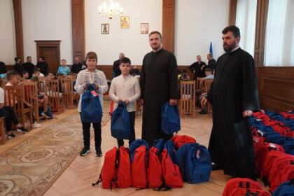 3.500 de copii din judeţele Galaţi şi Brăila primesc sprijin din partea Bisericii la început de an şcolar – fotografia 38