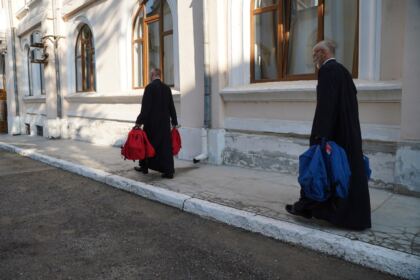 Ghiozdane pentru copiii din protopopiatele Galaţi şi Însurăţei – fotografia 8