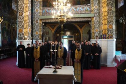 Ghiozdane pentru copiii din protopopiatele Galaţi şi Însurăţei – fotografia 13
