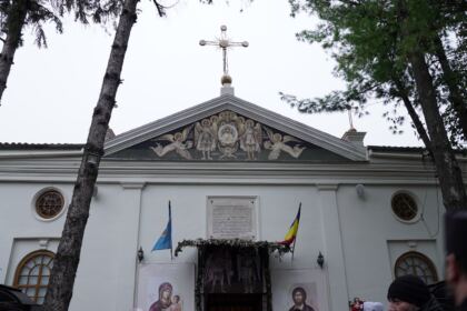 Procesiune cu sfintele moaşte în municipiul Brăila – fotografia 1