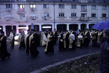 Procesiune cu sfintele moaşte în municipiul Brăila – fotografia 12