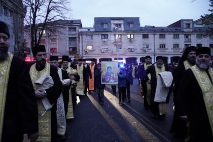 Procesiune cu sfintele moaşte în municipiul Brăila – fotografia 15