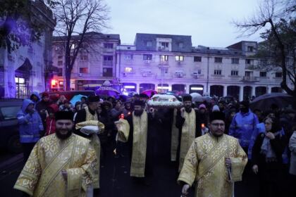 Procesiune cu sfintele moaşte în municipiul Brăila – fotografia 17