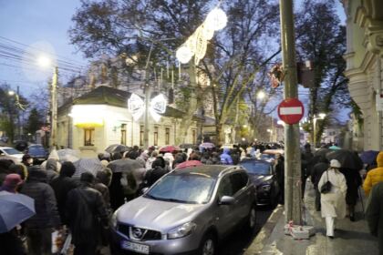 Procesiune cu sfintele moaşte în municipiul Brăila – fotografia 18