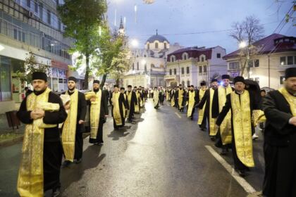 Procesiune cu sfintele moaşte în municipiul Brăila – fotografia 19