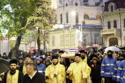 Procesiune cu sfintele moaşte în municipiul Brăila – fotografia 21