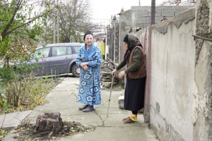 Daruri pentru persoanele vârstnice şi familiile nevoiaşe cu copii din Brăila – fotografia 20