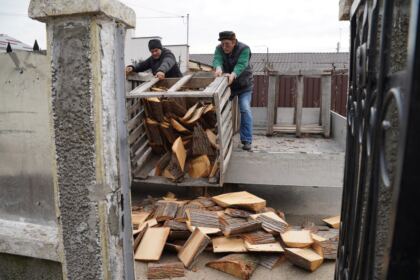 Daruri pentru persoanele vârstnice şi familiile nevoiaşe cu copii din Brăila – fotografia 26
