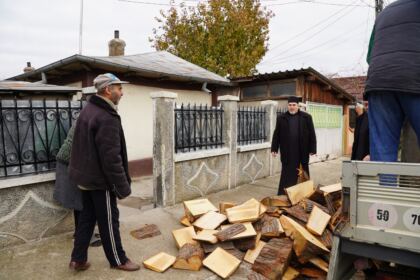 Daruri pentru persoanele vârstnice şi familiile nevoiaşe cu copii din Brăila – fotografia 28