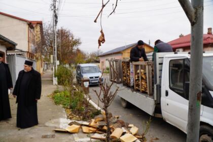 Daruri pentru persoanele vârstnice şi familiile nevoiaşe cu copii din Brăila – fotografia 32