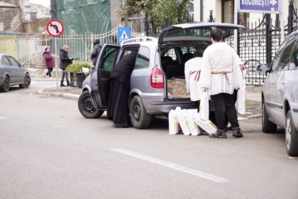 Ajutoare oferite persoanelor vârstnice din cadrul unui azil din Brăila – fotografia 12