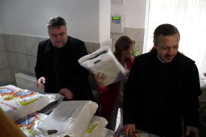 Ajutoare oferite persoanelor vârstnice din cadrul unui azil din Brăila – fotografia 23