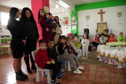 Daruri pentru copiii de la Grădiniţa parohială „Familia“ din Brăila – fotografia 11