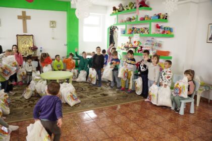 Daruri pentru copiii de la Grădiniţa parohială „Familia“ din Brăila – fotografia 25