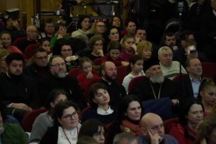 Serbarea de colinde a Seminarului Teologic „Sfântul Andrei“ din Galaţi – fotografia 11