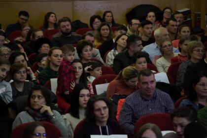 Serbarea de colinde a Seminarului Teologic „Sfântul Andrei“ din Galaţi – fotografia 19