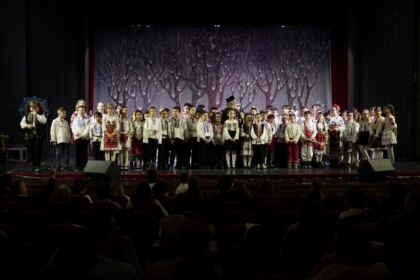 Serbarea de colinde a Seminarului Teologic „Sfântul Andrei“ din Galaţi – fotografia 53