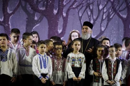 Serbarea de colinde a Seminarului Teologic „Sfântul Andrei“ din Galaţi – fotografia 55