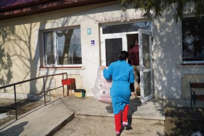 Activităţi de ajutorare a persoanelor vârstnice la Brăila – fotografia 32