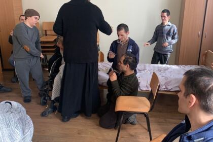 Daruri pentru semenii bolnavi și nevoiași din localitatea Bărăganul – fotografia 10