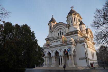 Liturghie şi filantropie în prima zi a noului an la Galaţi – fotografia 1