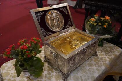 Liturghie şi filantropie în prima zi a noului an la Galaţi – fotografia 7