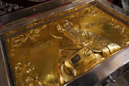 Liturghie şi filantropie în prima zi a noului an la Galaţi – fotografia 8