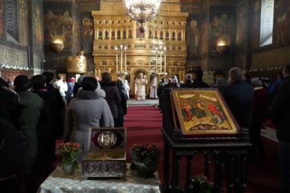 Liturghie şi filantropie în prima zi a noului an la Galaţi – fotografia 17