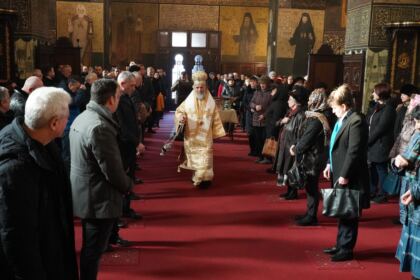 Liturghie şi filantropie în prima zi a noului an la Galaţi – fotografia 23