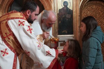 Liturghie şi filantropie în prima zi a noului an la Galaţi – fotografia 26
