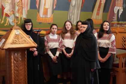 Liturghie şi filantropie în prima zi a noului an la Galaţi – fotografia 7