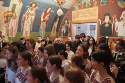 Liturghie şi filantropie în prima zi a noului an la Galaţi – fotografia 14